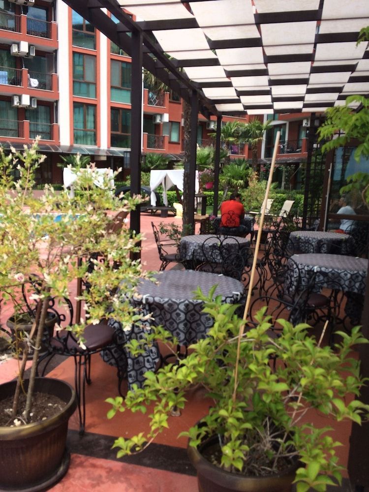 Chateau del Marina Apart Complex 1