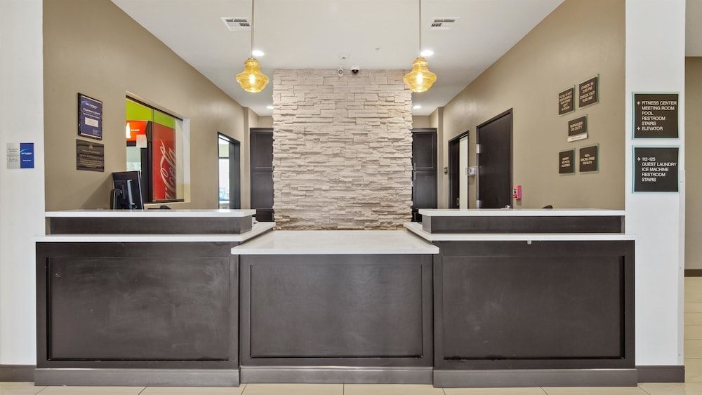 Best Western Lindsay Inn & Suites 2