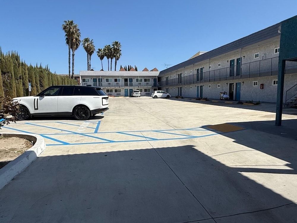 Travel Inn Motel 1