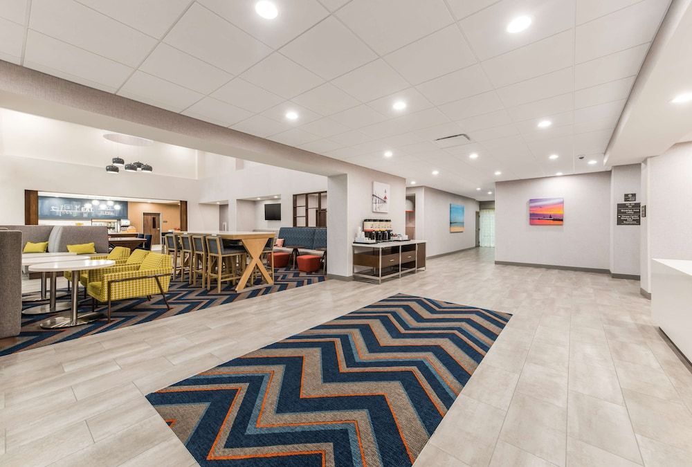 Hampton Inn & Suites Benton Harbor, MI 2