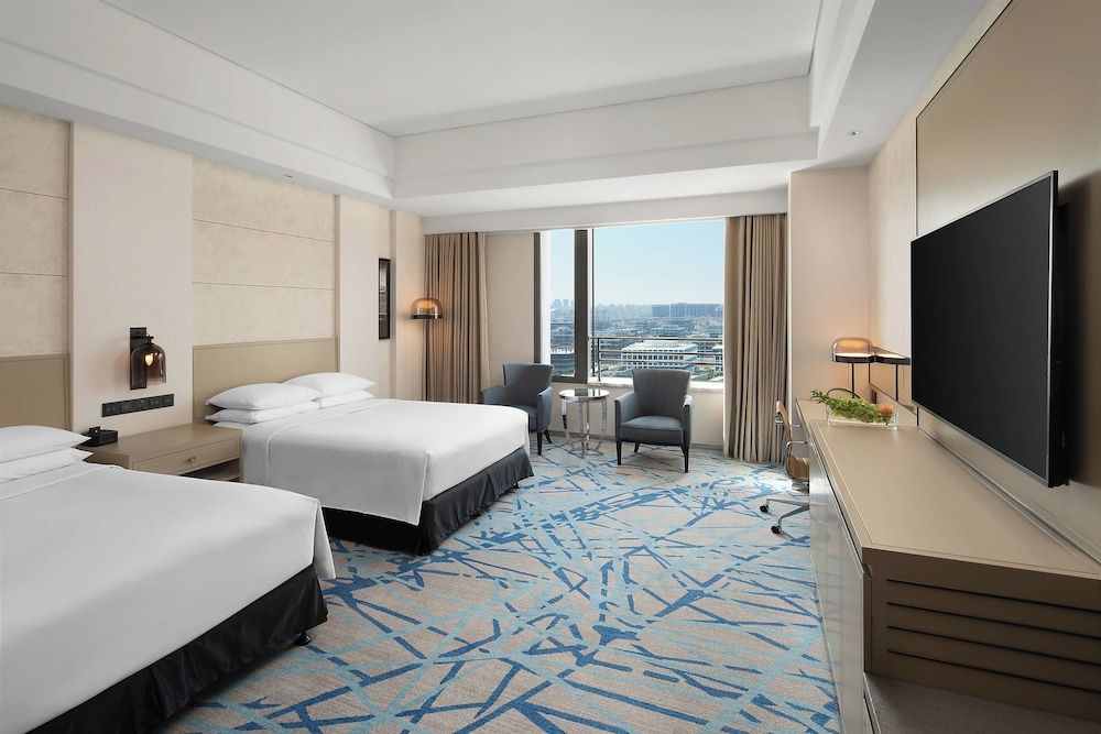 Renaissance Shanghai Caohejing Hotel 1