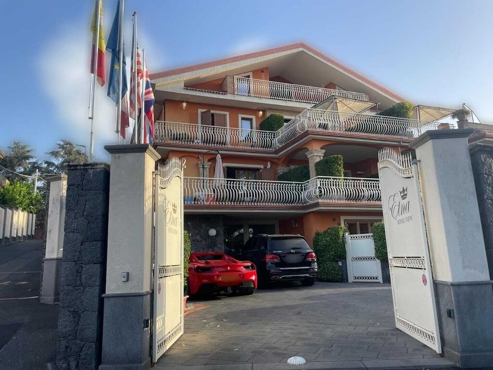 Etna Royal View 1