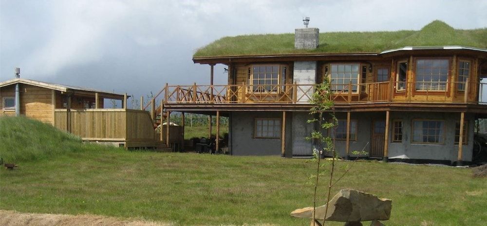 Alfasteinn Country Home Guesthouse 1