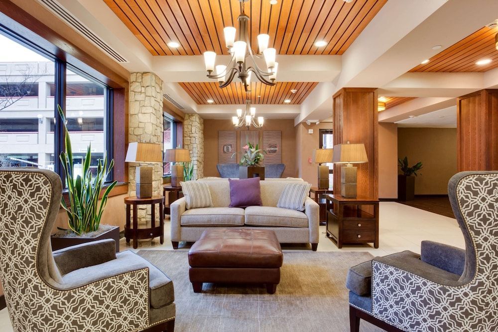 Drury Plaza Hotel San Antonio Airport 2