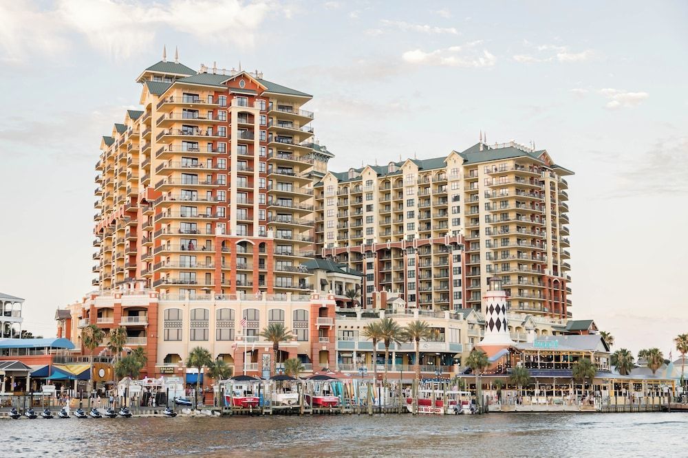 Harbor Suites at Harborwalk Village 1