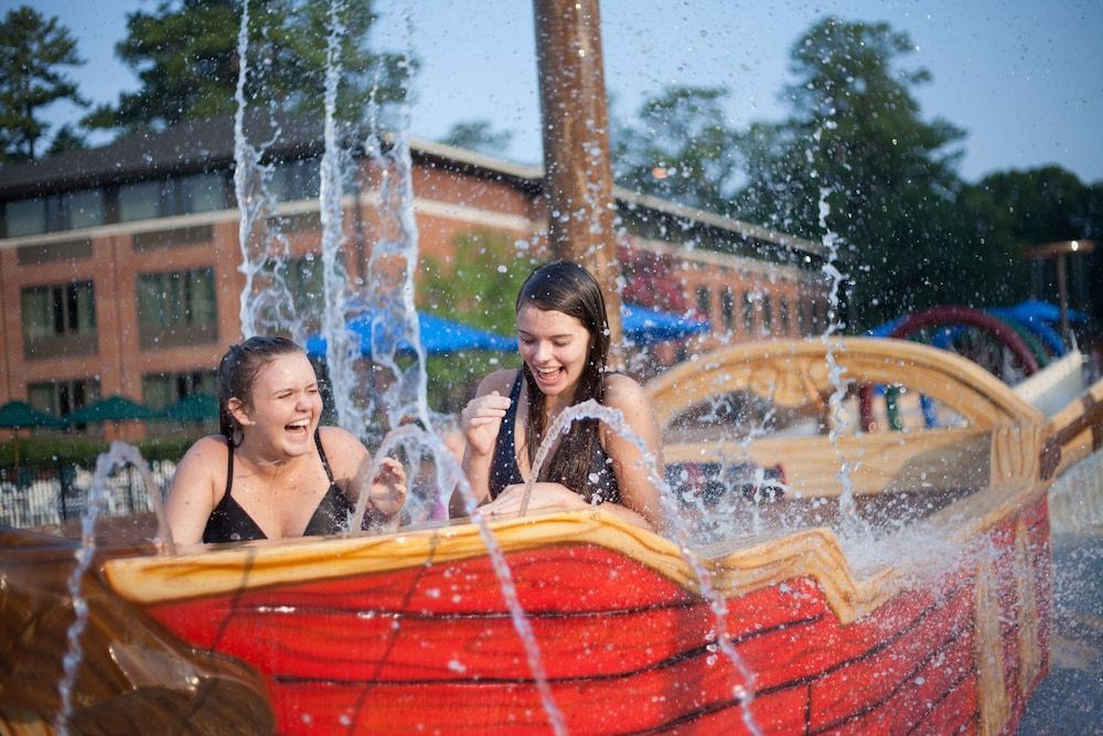 Williamsburg Woodlands Hotel & Suites, an official Colonial Williamsburg Hotel 1