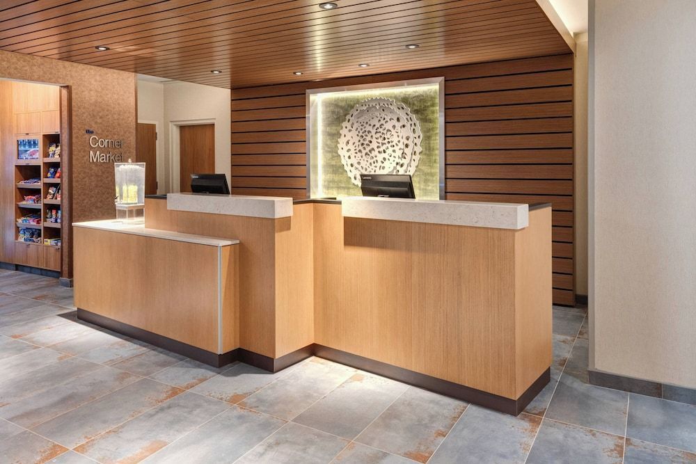 Fairfield Inn & Suites by Marriott Lexington East/I-75 2
