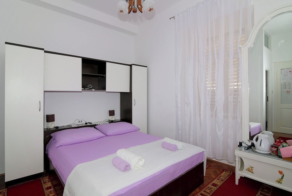 Rooms&Studios Rina 2