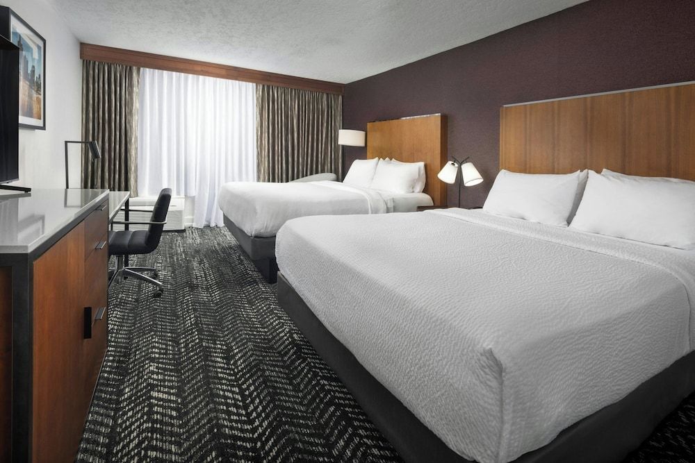 Four Points by Sheraton Kansas City Airport 1