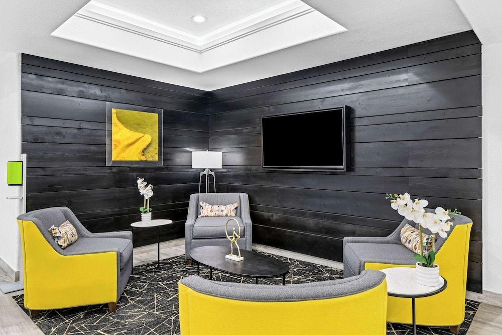 Best Western Palace Inn & Suites 2