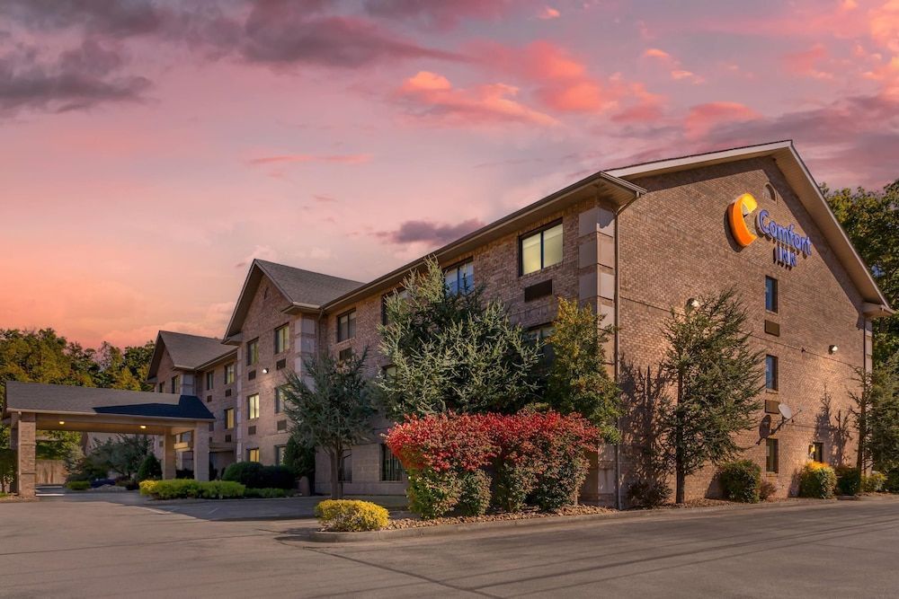 Comfort Inn Huntington near University area 1