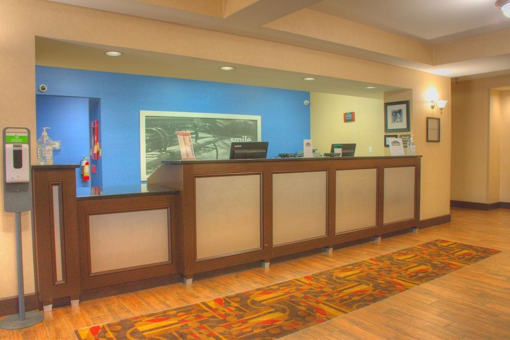 Wingate by Wyndham Steubenville 1