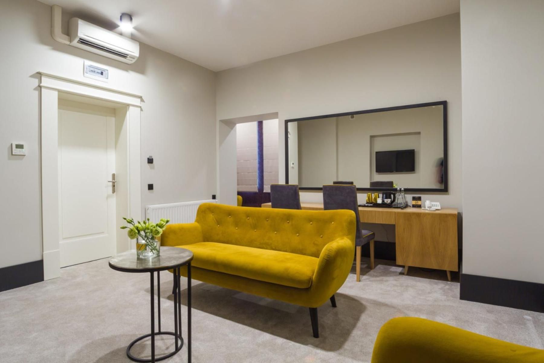 Hotel Nihil Novi 2