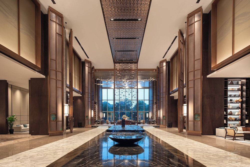 HUALUXE Haining by lHG- 5Minutes Drive to Haining China Leather Mall 1