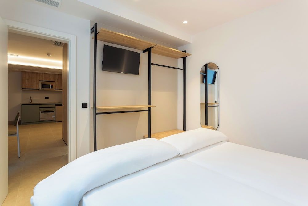 Oh SUITES Paseo de Las Canteras 58 2