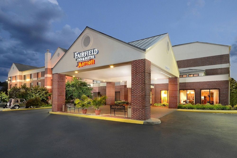 Fairfield by Marriott Inn & Suites Charlottesville North 1