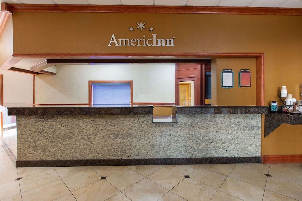 AmericInn by Wyndham La Crosse Riverfront Conference Center 1