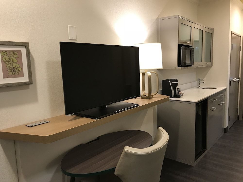 Holiday Inn & Suites MCKINNEY - N ALLEN by IHG 2