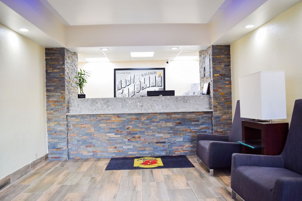 Super 8 by Wyndham Raleigh Downtown 2