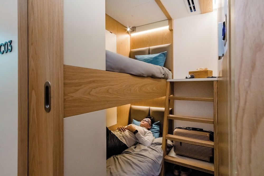 Sleepover Doha North Node, Gate C30 1
