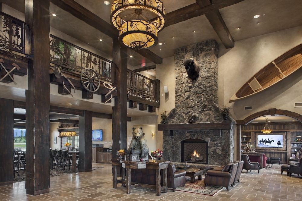 Glacier International Lodge 2