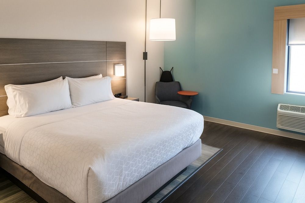 Holiday Inn Express MYRTLE BEACH-BROADWAY@THE BCH by IHG 1