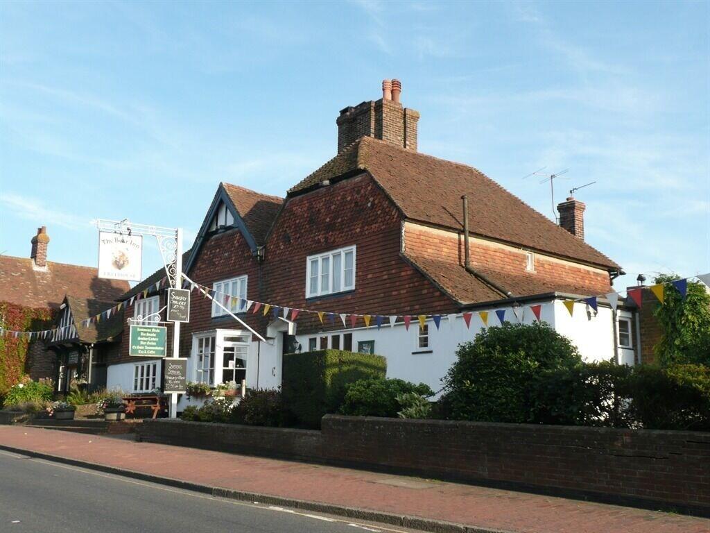 The Bear Inn and Burwash Motel 2