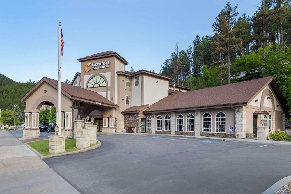 Comfort Inn & Suites Mt Rushmore 1