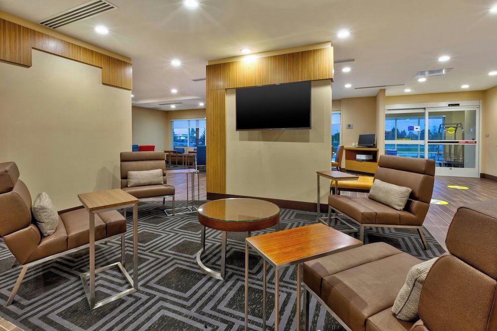 TownePlace Suites by Marriott Grand Rapids Airport Southeast 2