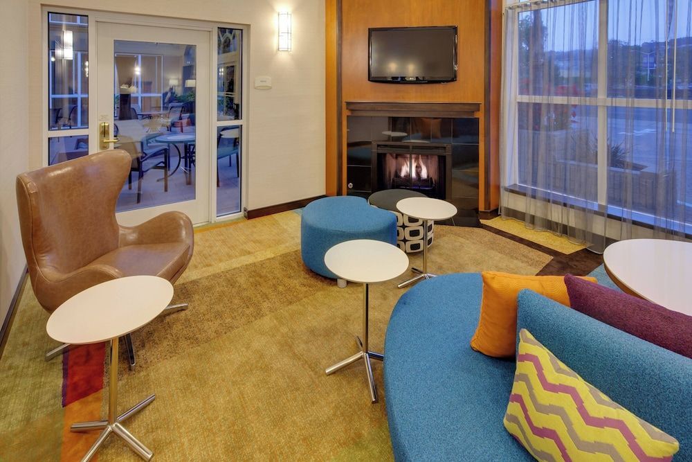 Fairfield Inn & Suites by Marriott San Francisco Airport 2