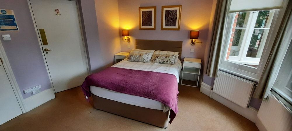 Colebrook Guest House 2