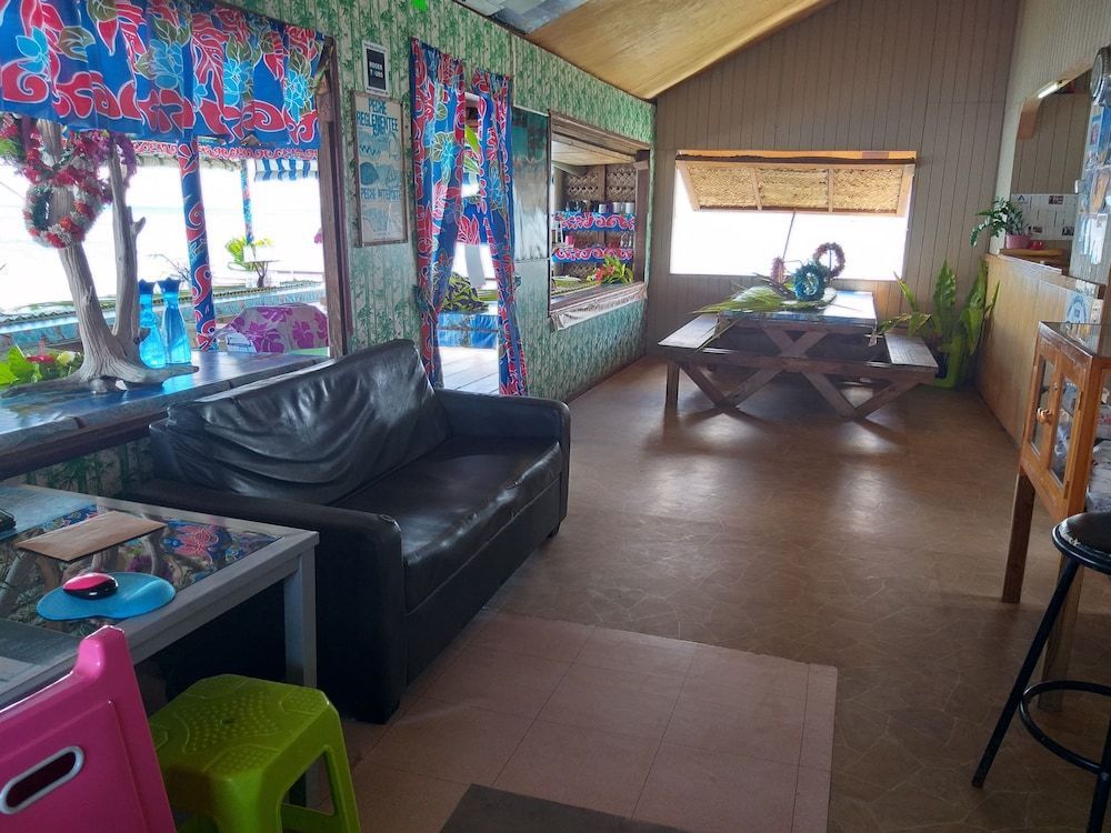 Tetamanu Village & Sauvage 2