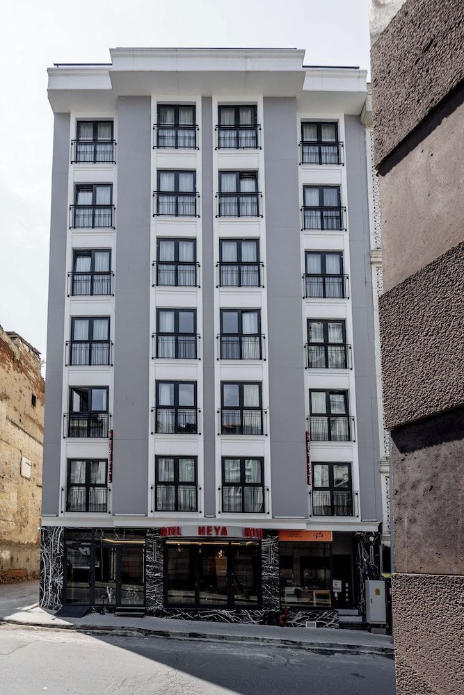 Heya Hotel 1