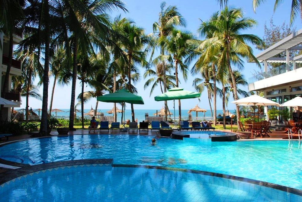 Canary Beach Resort 1