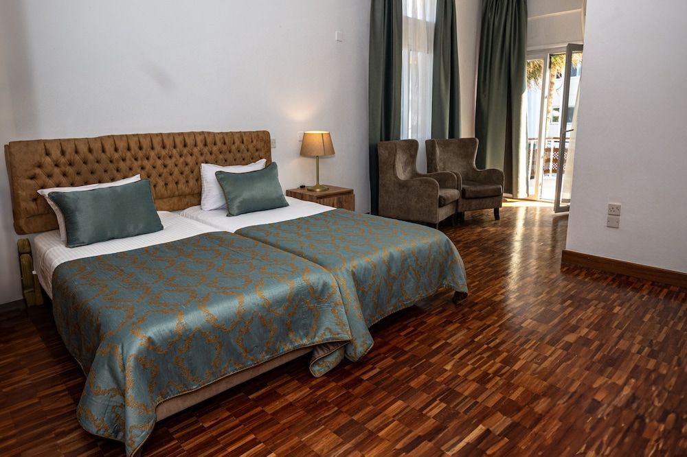 Dome Hotel 2