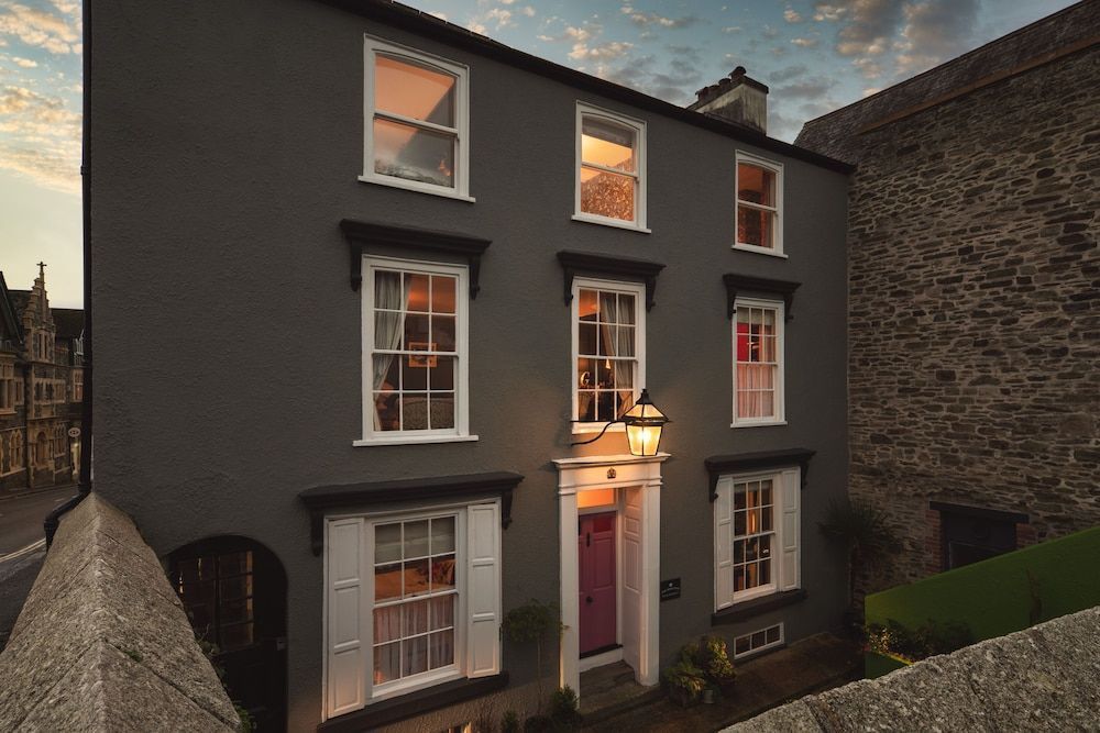 One Drake Road Hotel 1