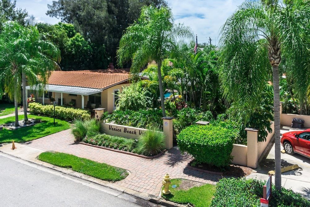 Tropical Villas Of Venice Beach 1