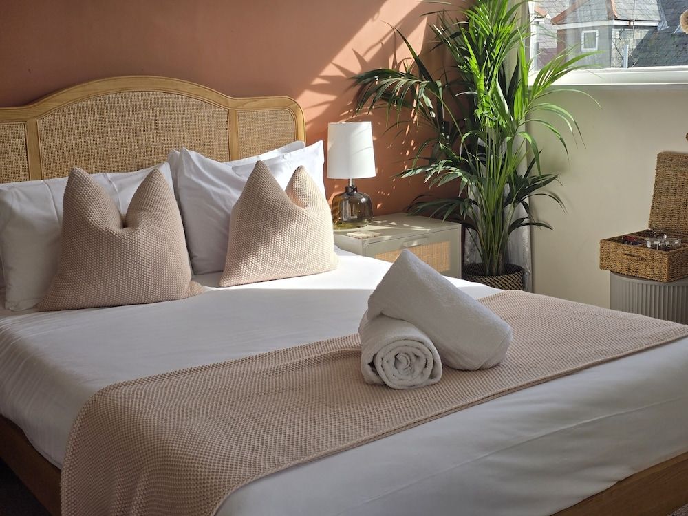 Eyre Court Hotel 1