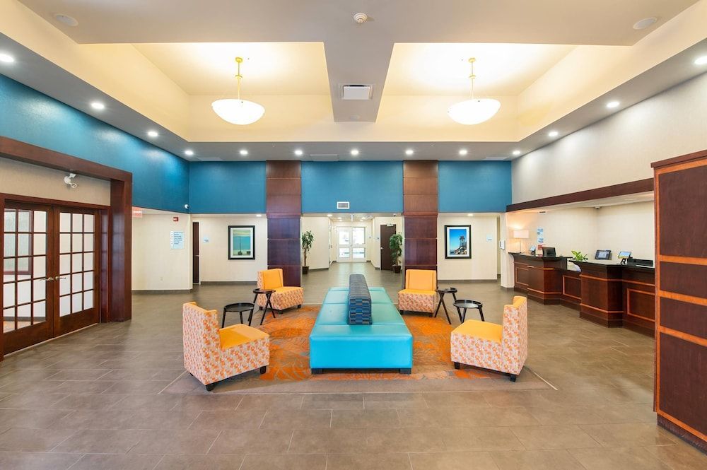 Comfort Inn & Suites 2