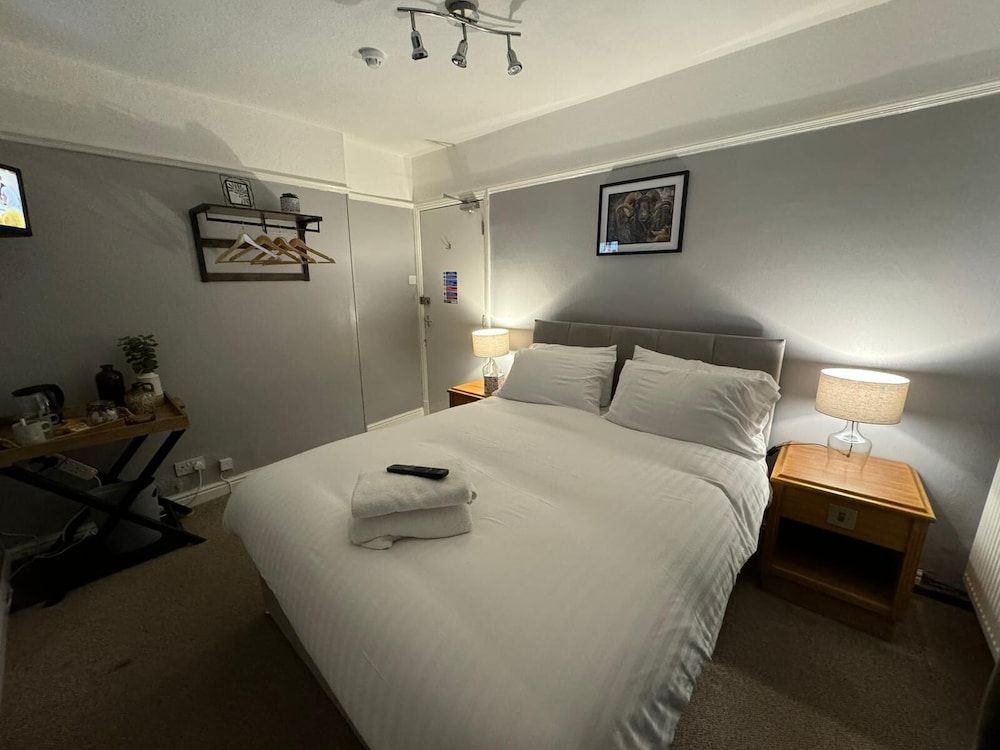 The George Hotel 2