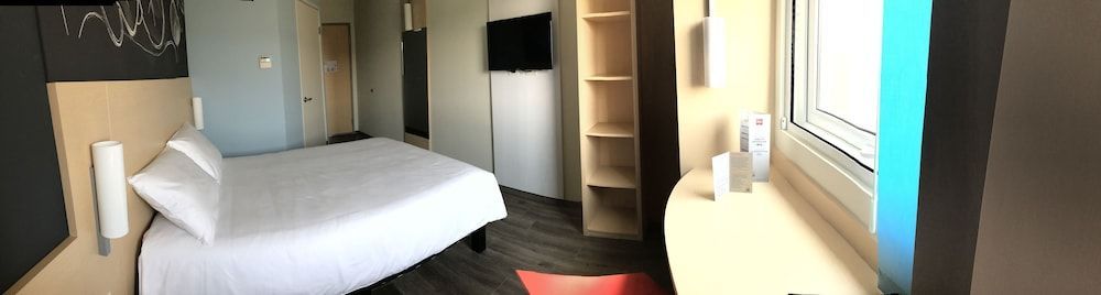 Ibis Irapuato 2