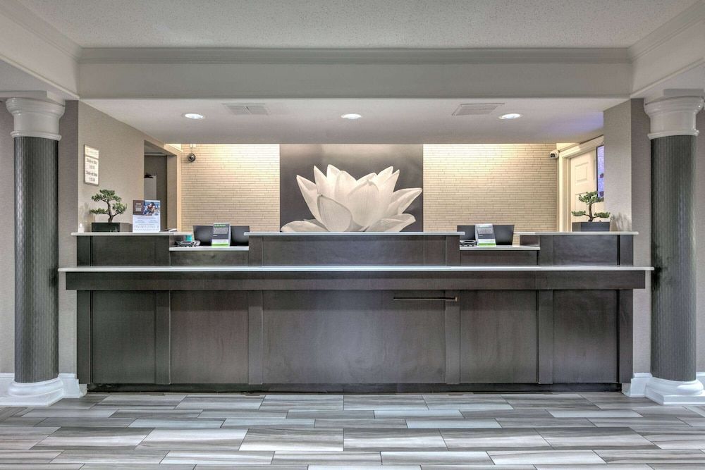 La Quinta Inn by Wyndham Dallas Uptown 2