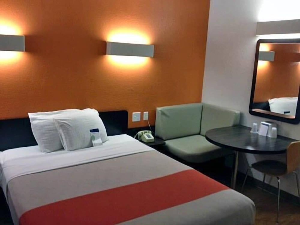 Motel 6-Palatine, IL - Chicago Northwest 1