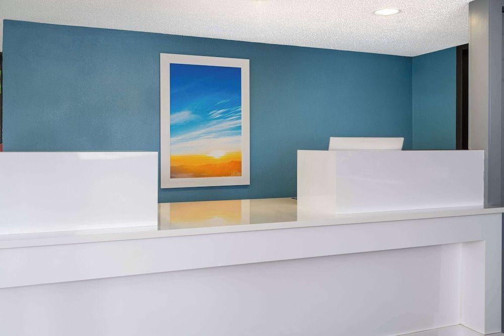Days Inn by Wyndham Columbus/Worthington 2
