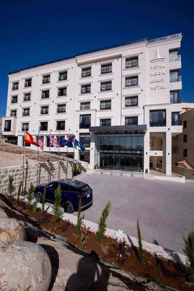 Petra Moon Luxury Hotel 1