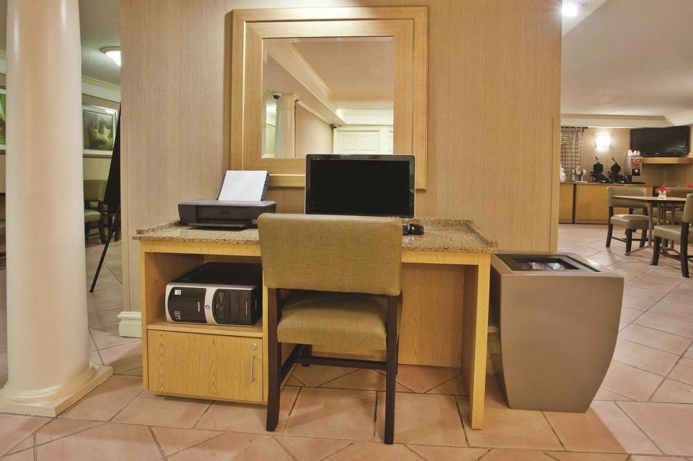 LA QUINTA INN SAVANNAH MIDTOWN 1
