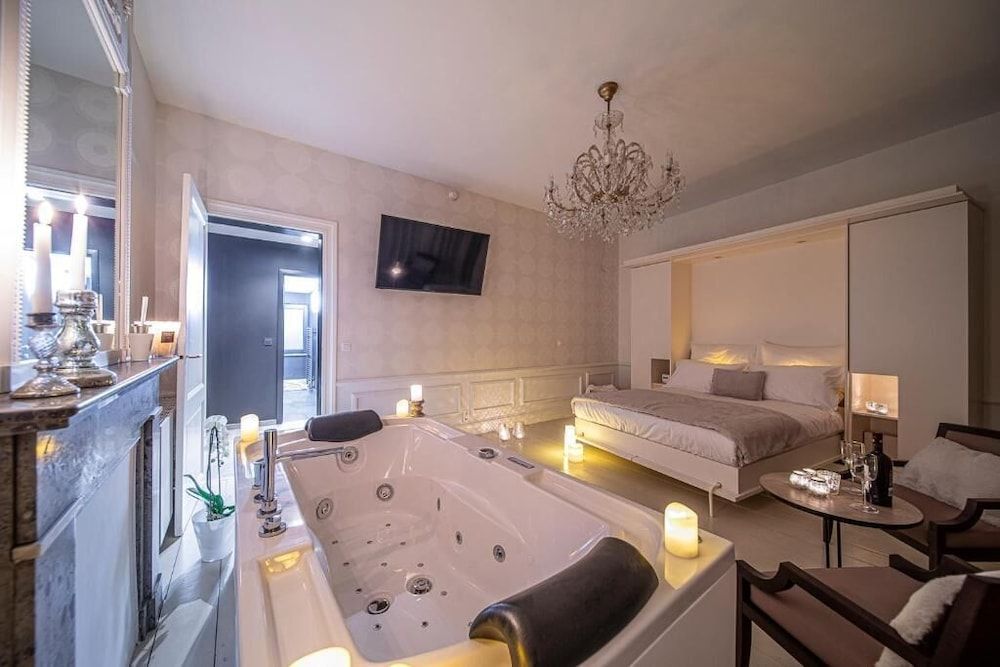 Maison Noppius - Love Hotel 1