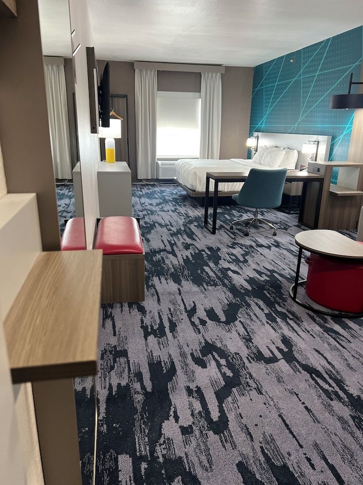 Comfort Suites DeSoto Dallas South 1