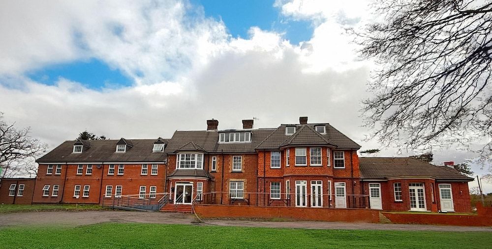 Trivelles Gatwick Hotel & airport Parking 1