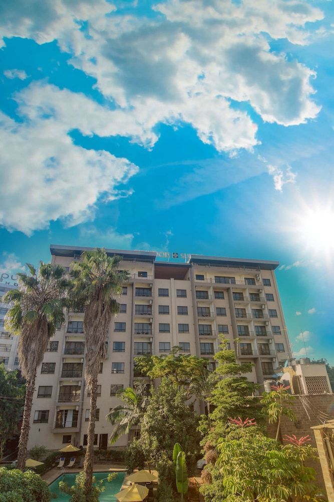 Bidwood Suite Hotel, Opposite Sarit Centre 1